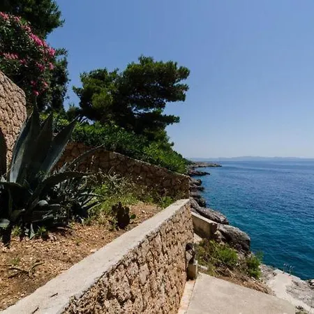 Plavac Mali- One Bedroom With Balcony And Sea View